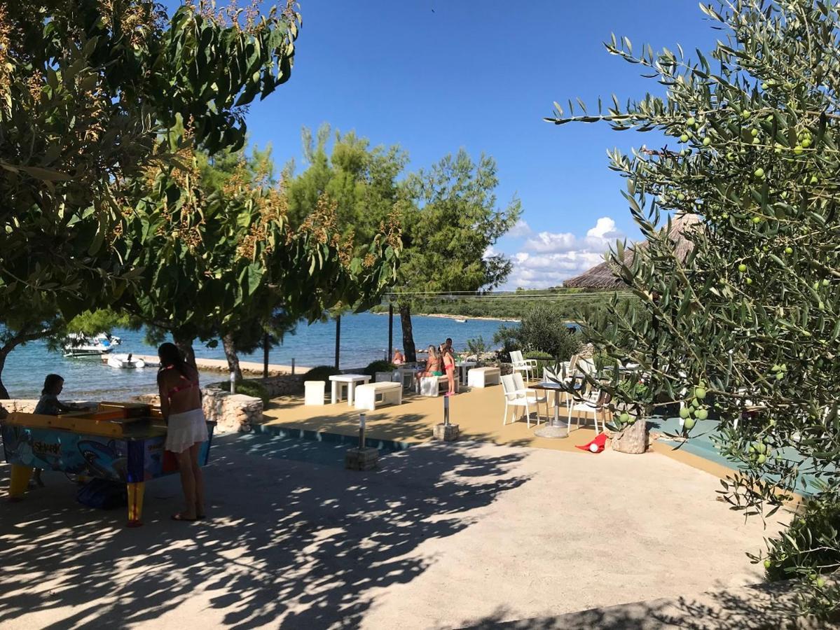 Villa Pina Tisno Apartment Zonsa 2 Pers Luaran gambar