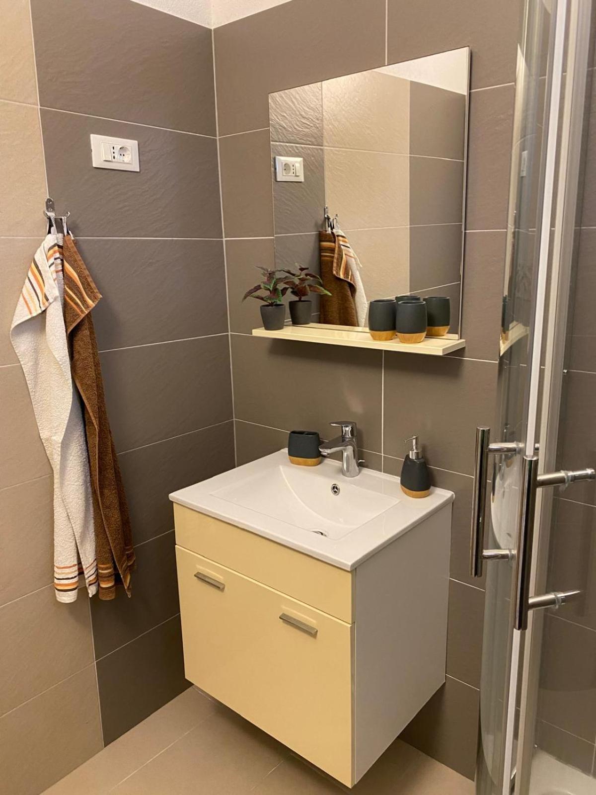 Villa Pina Tisno Apartment Zonsa 2 Pers Luaran gambar