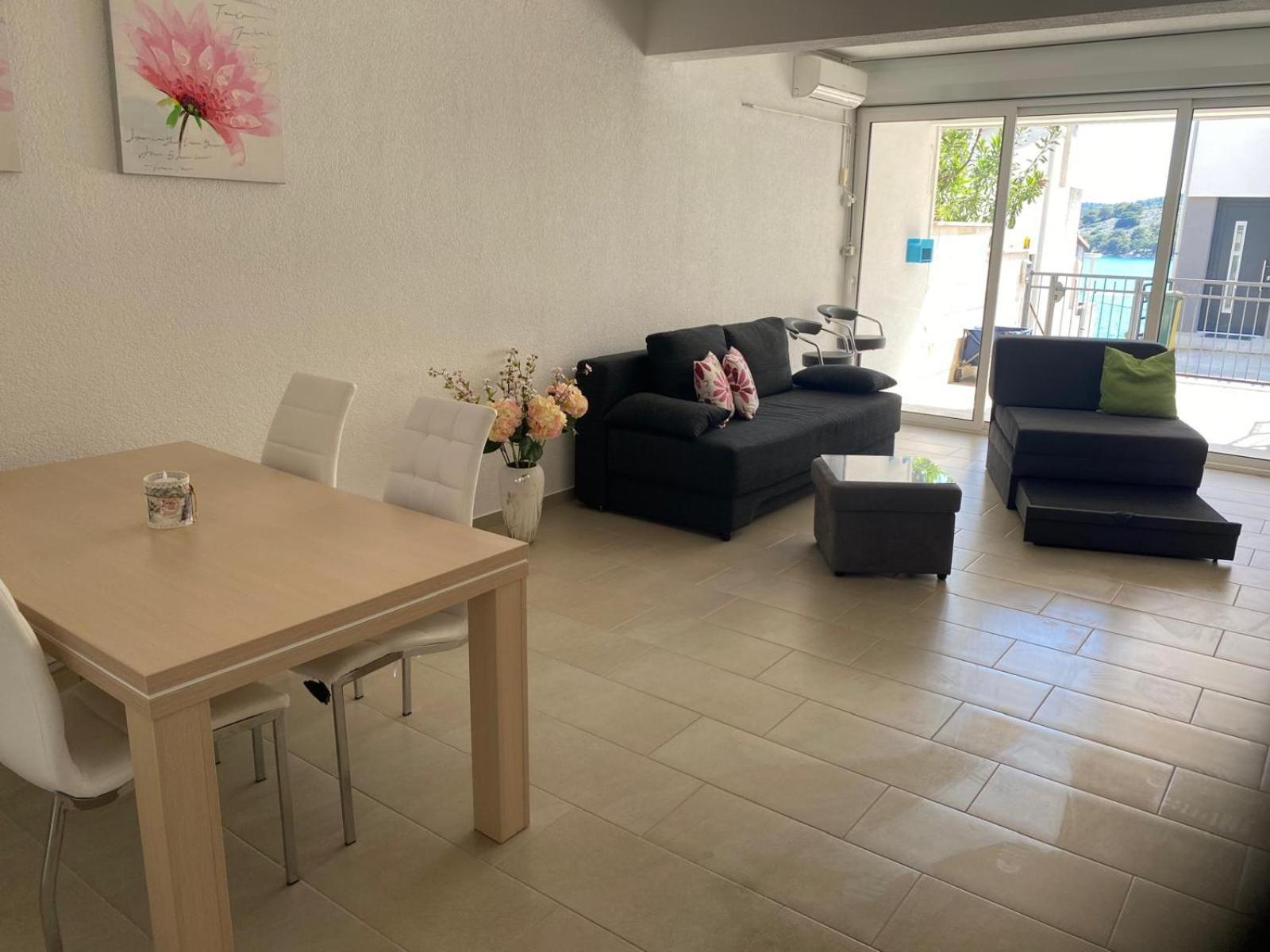 Villa Pina Tisno Apartment Zonsa 2 Pers Luaran gambar
