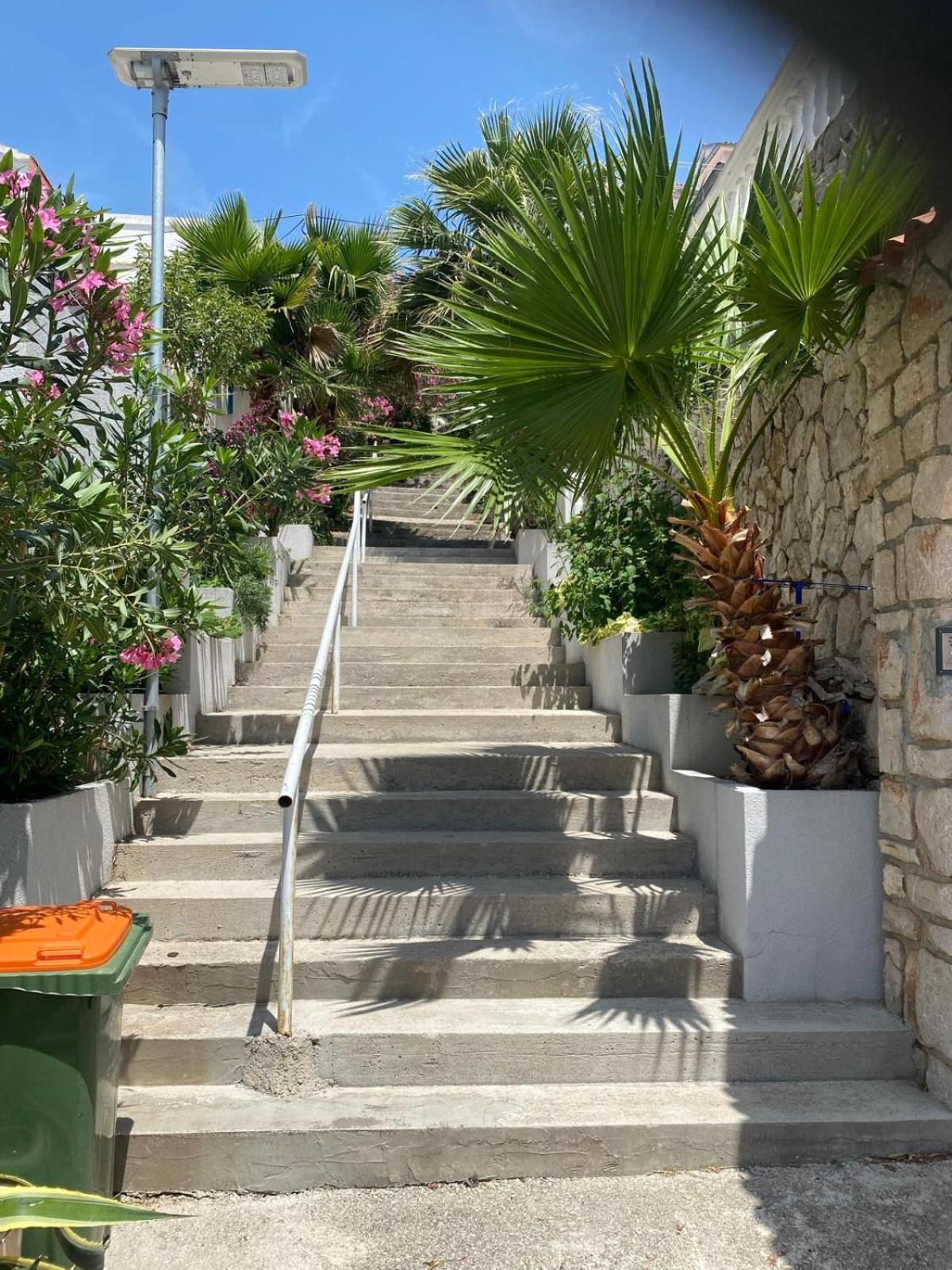 Villa Pina Tisno Apartment Zonsa 2 Pers Luaran gambar
